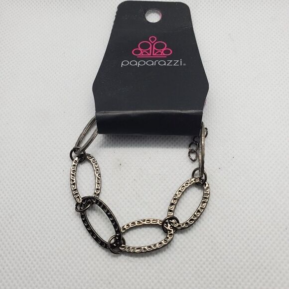 NWT Paparazzi Gun Metal Lion Lair Bracelet - Picture 4 of 4